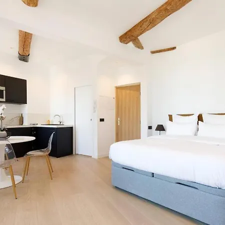 33 M2 Comme Junior - Vue Port Et Palais Des Festivals Cannes